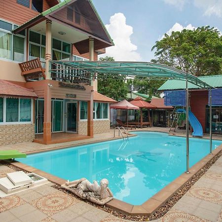 โอโย 402 รักนที รีสอร์ต Hotel นครปฐม ภายนอก รูปภาพ