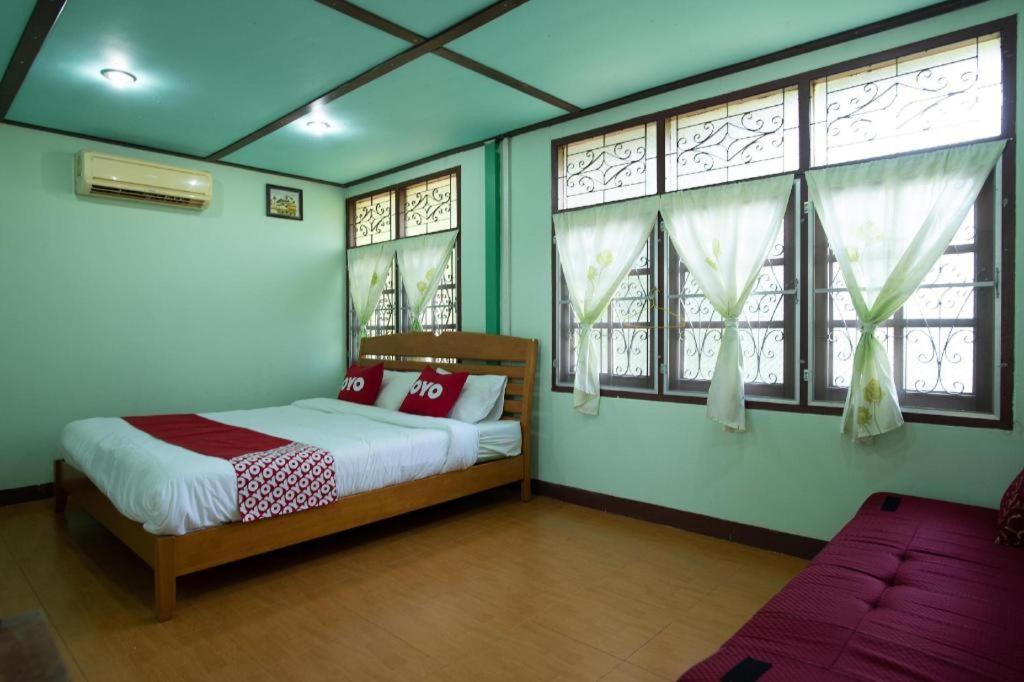 โอโย 402 รักนที รีสอร์ต Hotel นครปฐม ภายนอก รูปภาพ