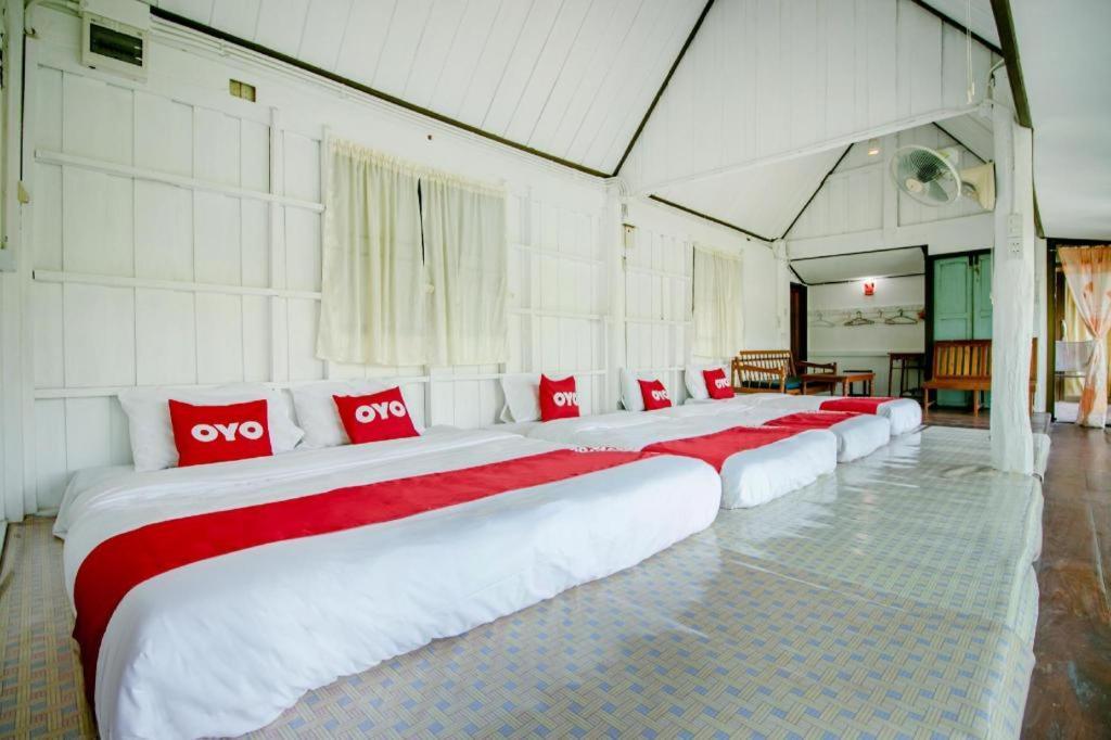 โอโย 402 รักนที รีสอร์ต Hotel นครปฐม ภายนอก รูปภาพ
