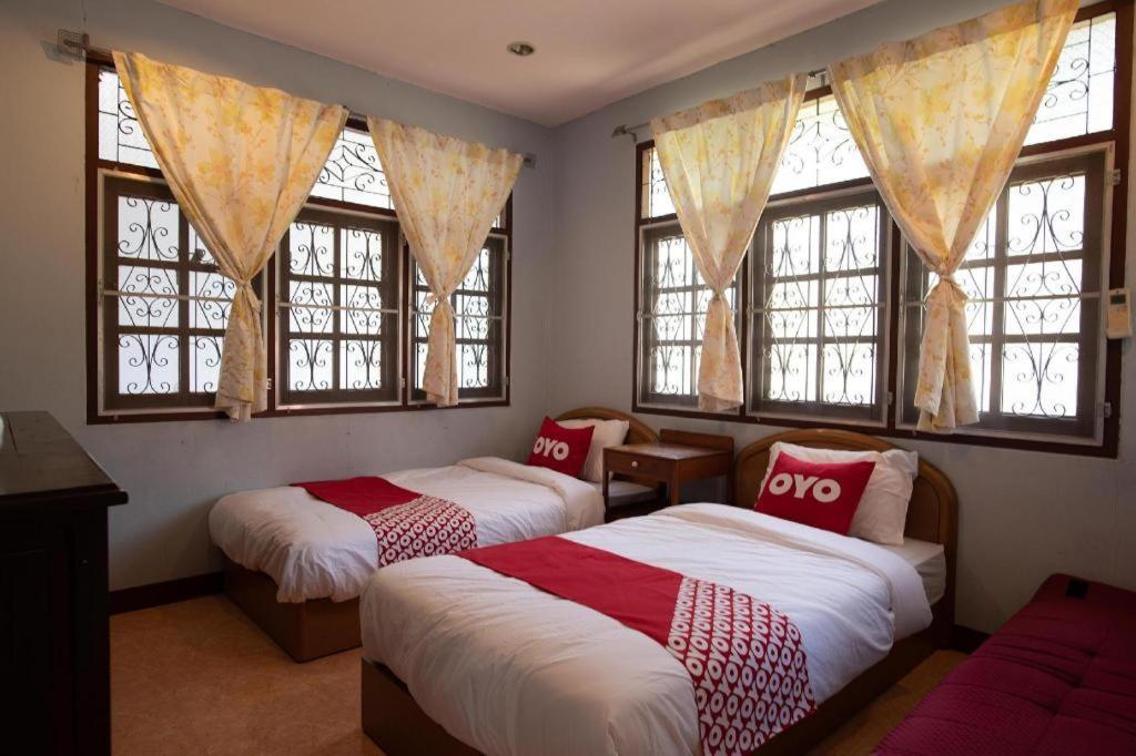 โอโย 402 รักนที รีสอร์ต Hotel นครปฐม ภายนอก รูปภาพ