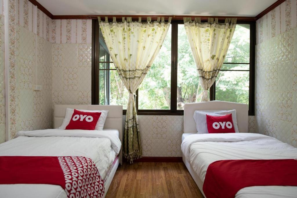 โอโย 402 รักนที รีสอร์ต Hotel นครปฐม ภายนอก รูปภาพ